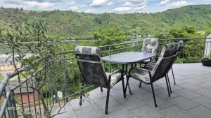 RHEIN-WALD Exklusives Apartment mit Rheinblick