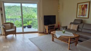 RHEIN-WALD Exklusives Apartment mit Rheinblick