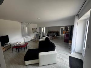 Aux Murmures des Champs