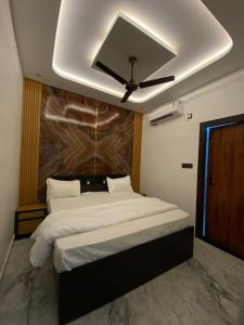 Shree Premanand Dham Naimisharanya