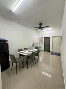 2 bedroom Kuala Terengganu House Near to City and Gong Badak - 6 pax max