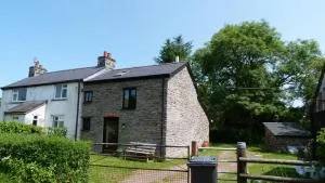 Abereithrin Cottage - Sennybridge
