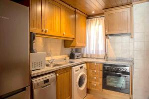 Apartament familiar de luxe i balcó amb vistes by RURAL DÀNEU