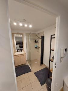 Cosy Home 4 - Spacieux studio avec parking - 30 min Paris