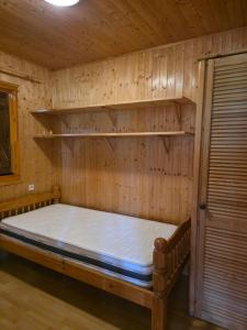 Chalets Chalet with beautiful lake view 6B : photos des chambres