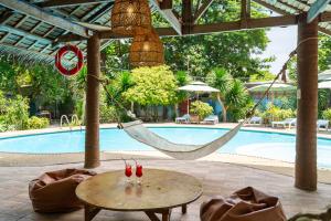 The Sharks Tail Dive Resort