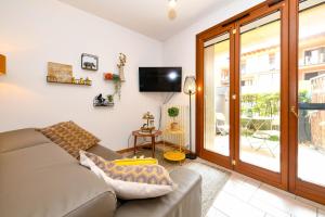 Martin apartment with pool & terrace near center salò & lake Garda