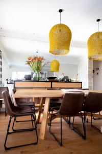 Charming Plett 3-Bedroom Escape with Pool & Views