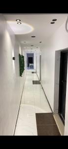 شقة ثلاث غرف مؤثثة للايجار اليومي