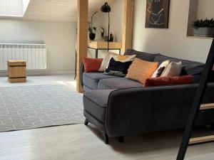 «ГОРИ́ЩЕ на площі Польський ринок»