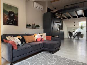 «ГОРИ́ЩЕ на площі Польський ринок»