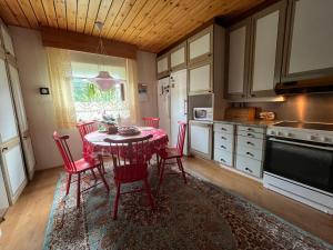 Viehättävä talo Mäntässä.