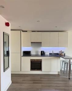 Birmingham City Centre-2 Mins to Station, City Views