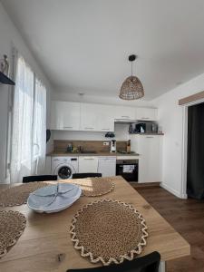 Charmant logement à 800m de la plage!