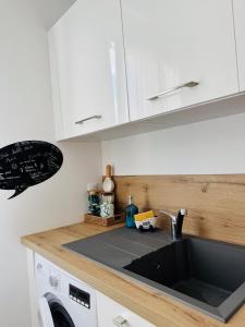 Charmant logement à 800m de la plage!