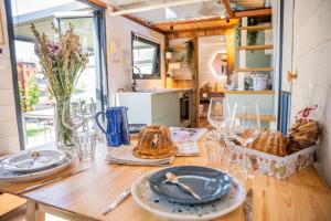 Maisons de vacances Tiny House des Cigognes : photos des chambres
