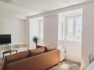 B&J Alfama Sea Lane 3