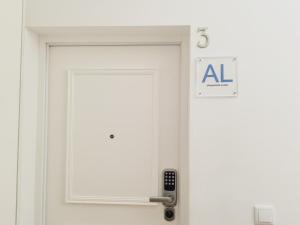 B&J Alfama Sea Lane 3