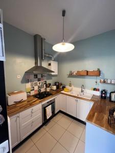 Charmante maison avec extérieur paisible, proche centre ville