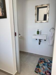 Charming Peaceful Hilton Home