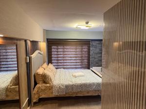 2 bedroom loft type near Rockwell