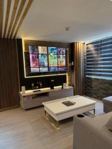 2 bedroom loft type near Rockwell