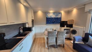 Beach & Breeze Ferienwohnung mit Terrasse Scharbeutz