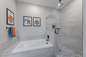 Sporty Spot - Hot Tub - Walk to AT&T Stadium