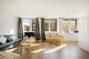 Close to Elstree & BBC Studio Private spacious studio 89