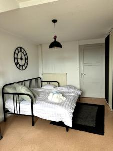 Appartements Loft vintage spacieux - 155 m2 - 4 chambres - Parking, Netflix, Wifi Fibre : photos des chambres