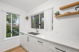 Sunnyside by the bay