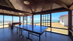 Vista para o mar, Praia e Piscina no Condomínio Búzios Resort Pé na Areia