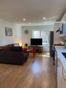 ChicVilla 3 Bedrooms 2 baths 8 min walk to Langara station - Ubytování bez kategorie ve městě Vancouver