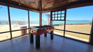 Vista para o mar, Praia e Piscina no Condomínio Búzios Resort Pé na Areia