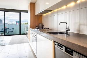 Clarendon Heights - South Melbourne 2 Bedroom w Parking