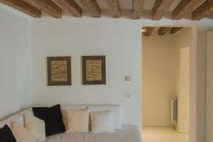 Ve.N.I.Ce. Cera Casa Del Giglio