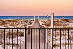 Miramare - Beachfront Luxury with Pool & Elevator