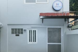 RedDoorz at Qhouzz near PUP