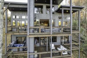 Modern Rustic Cabin with Sprawling Views and Hot Tub