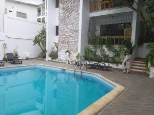 Apartment 150m from the beach with pool