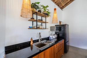 Villa Mirabella - Tropical paradise - 4bdrs villa in Bingin Beach