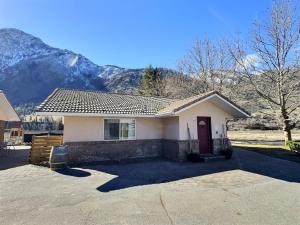 Taurean Vines Guest house