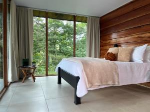 Monte y Alma Monteverde