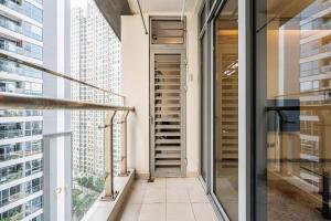 Landmark Apartment City View