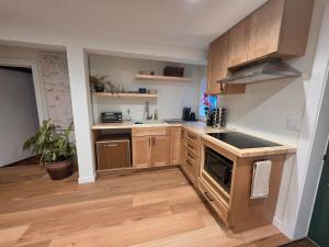 Whispering Woods Bayhouse