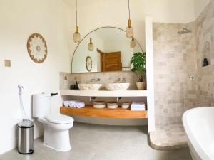 Cozy and Chic Villa with Private Pool at Balangan