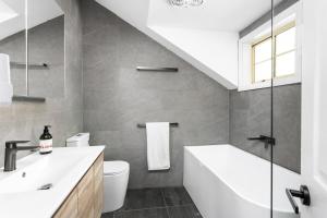 Crows Nest comfort - Laidback living with garden - ER138