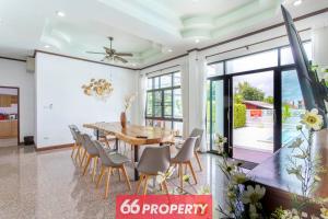 Karaoke Pool Villa, Event Space, Drinks Available