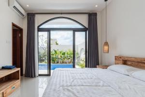 Quiet Escape with Lush Rice Field Views