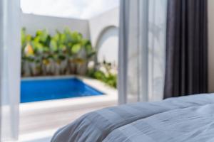 Quiet Escape with Lush Rice Field Views